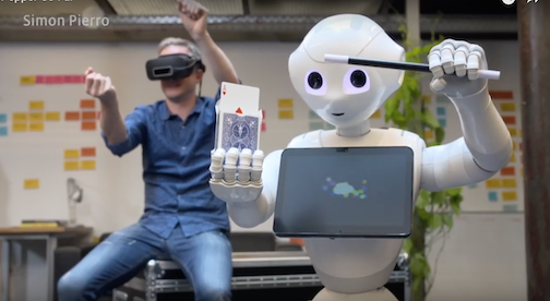 Roboter Pepper kann zaubern - mit Digitalem Magier Simon Pierro